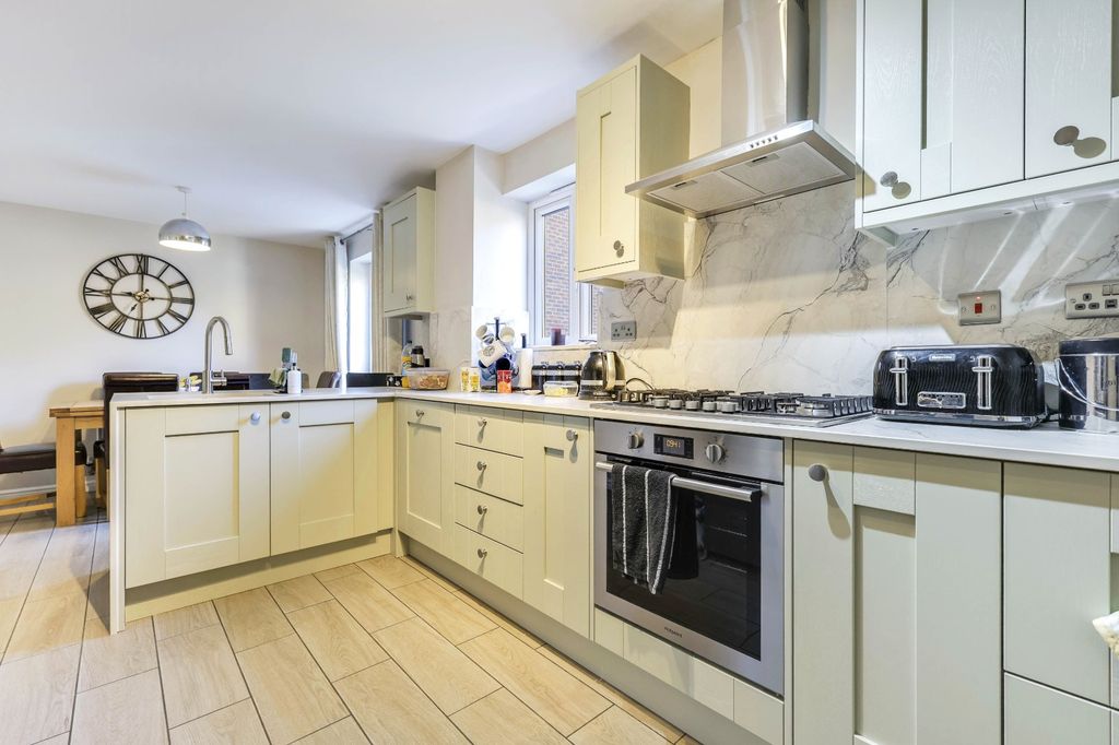 Property photo 2 of 24 Picture No. 04