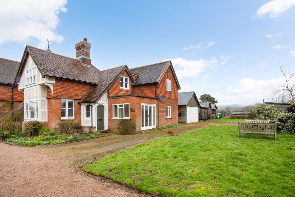 Property photo 1 of 9