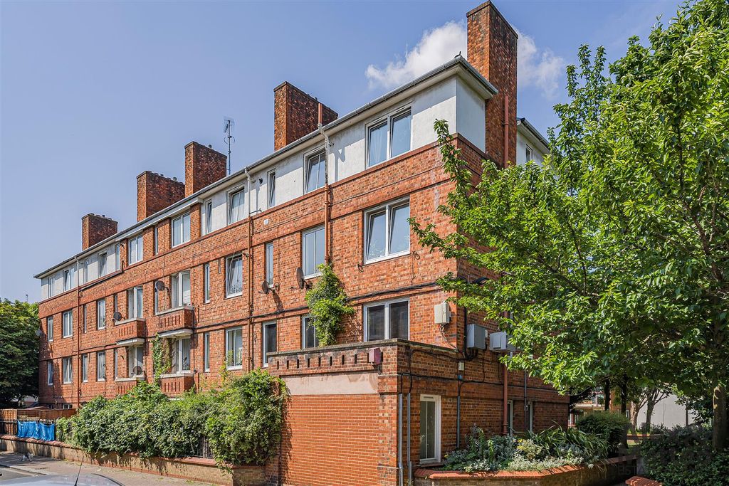 Property photo 1 of 15 Cherry Garden House