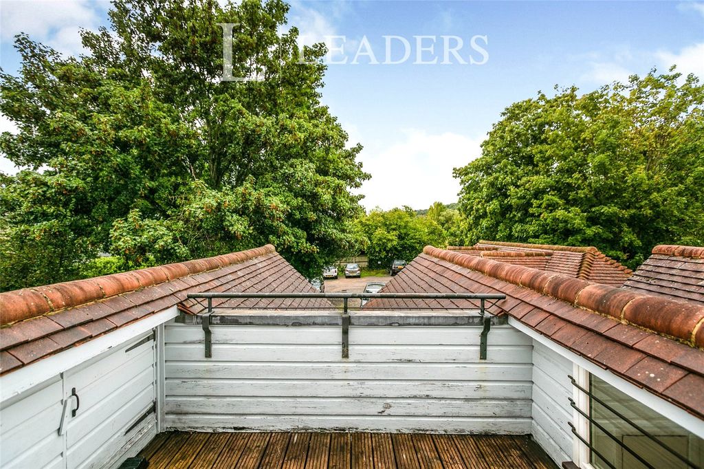 Property photo 2 of 7 Roof Terrace