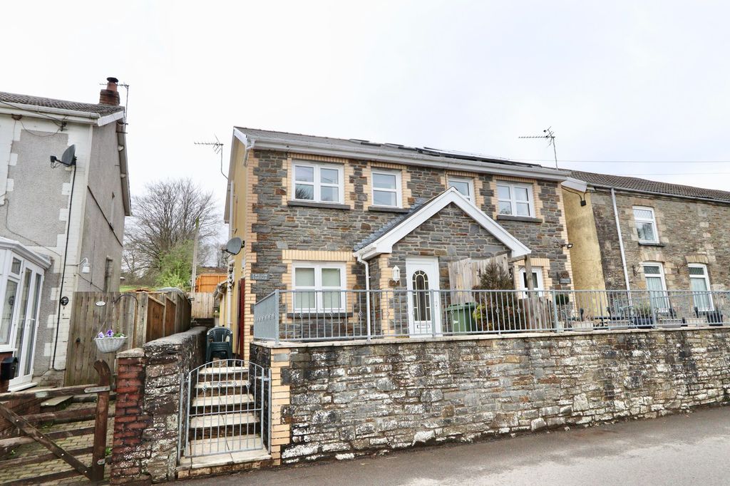 Property photo 2 of 31