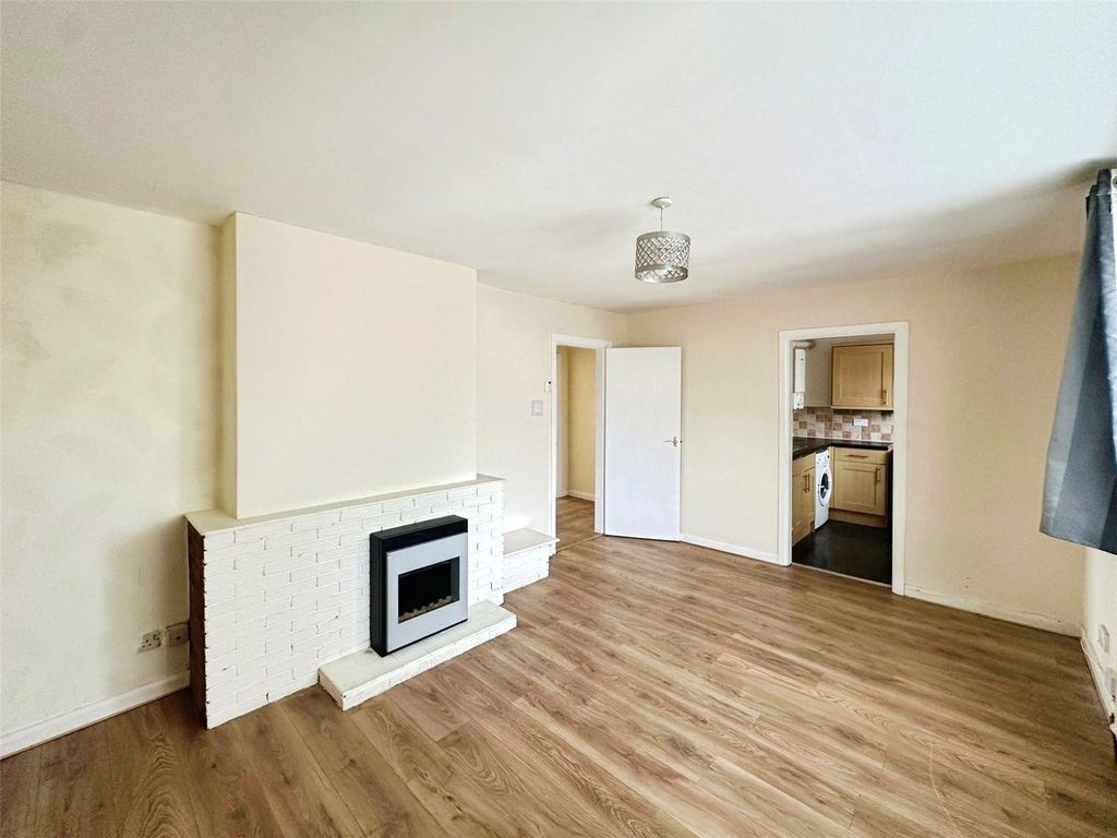 Property photo 3 of 7 Living Room