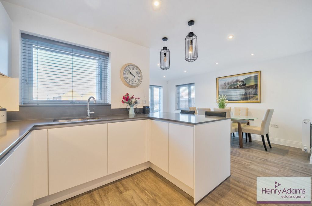 Additional image 6 of 3 bed semi-detached house for saleFrancis Rose Way, Liss GU33