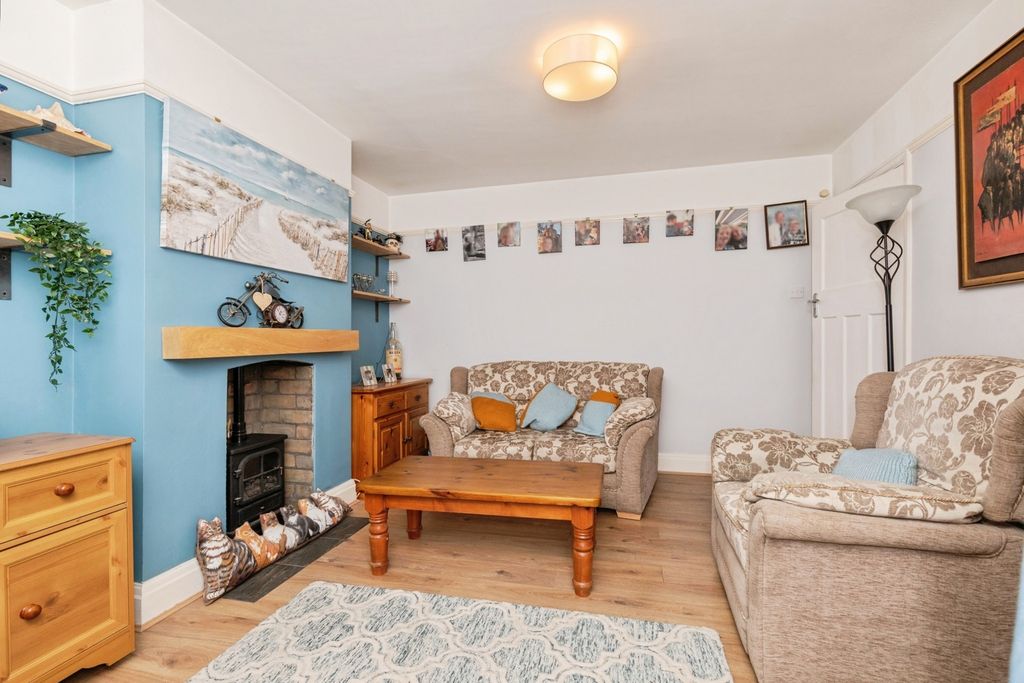 Property photo 3 of 17 Photo