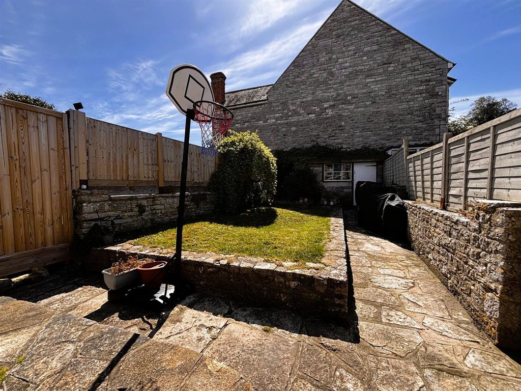 Property photo 3 of 21 4327 Garden Top.Jpg