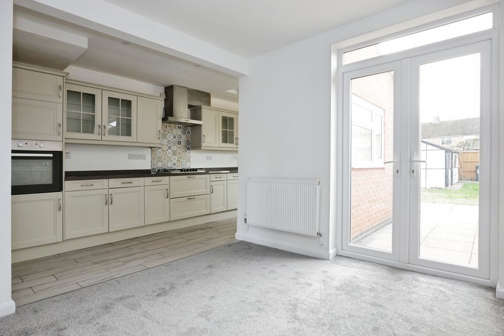 Property photo 2 of 17 Photo