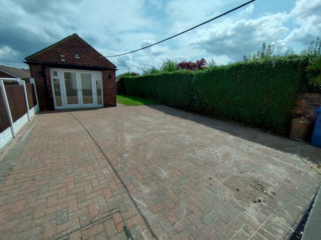 Property photo 3 of 24
