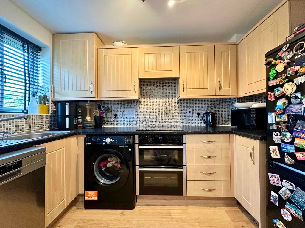 Property photo 2 of 8