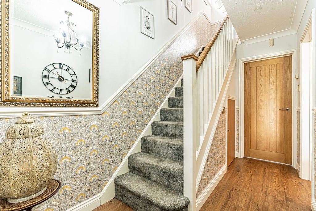 Property photo 3 of 35