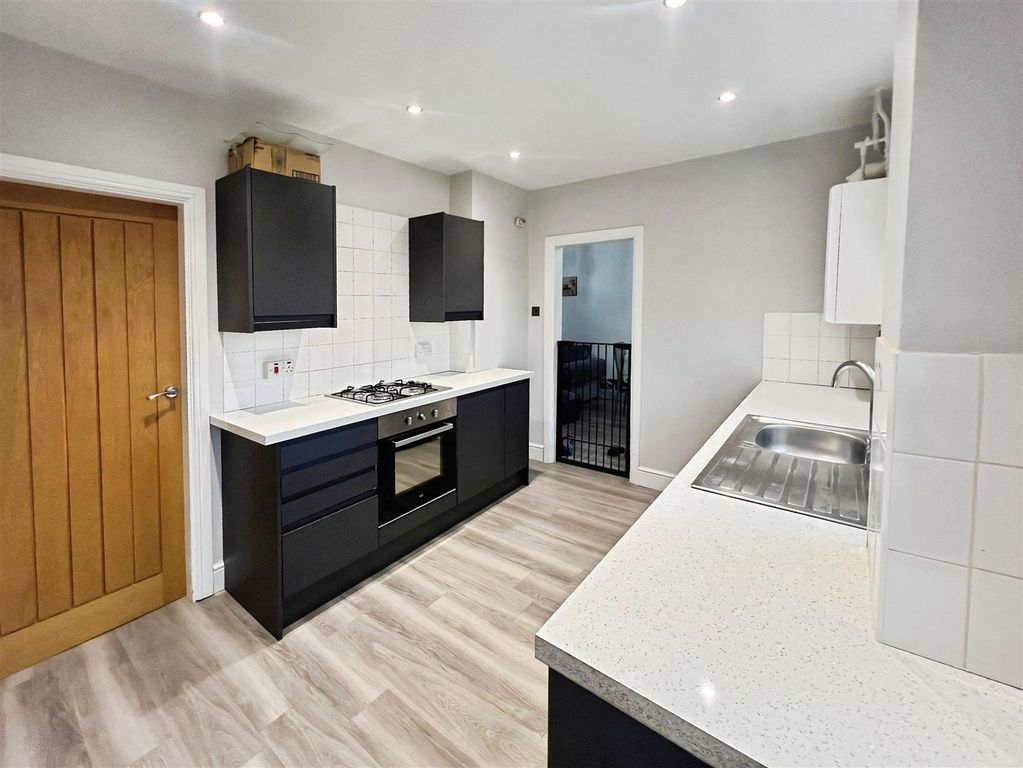 Property photo 2 of 20 c02d0B4F-7B1A6A2B-118F-4De8-92d0-199327243B77.Jpg