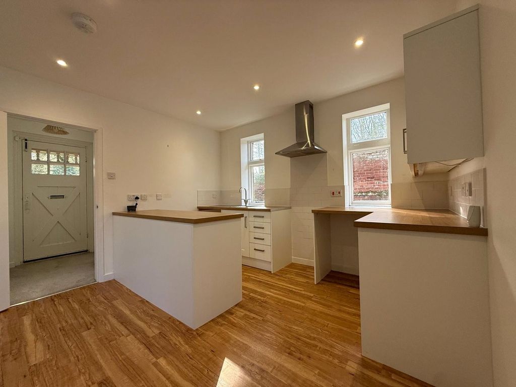 Property photo 2 of 14 Picture No. 15