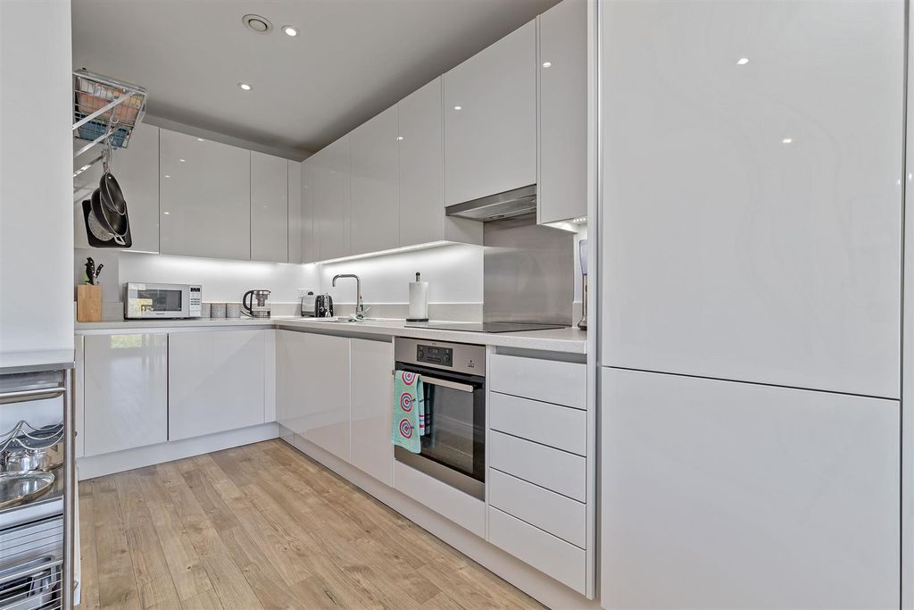 Property photo 3 of 17 9Veronacourt-35.Jpg