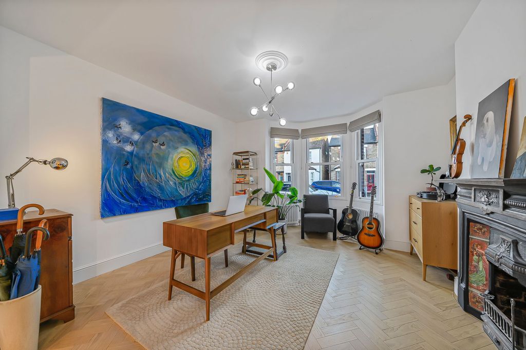 Property photo 2 of 29