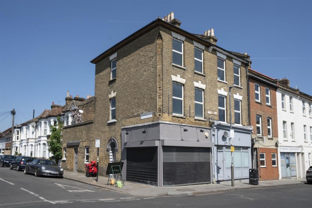 Property photo 1 of 15 24 Glenburnie Road Sw17 External 1.Jpg