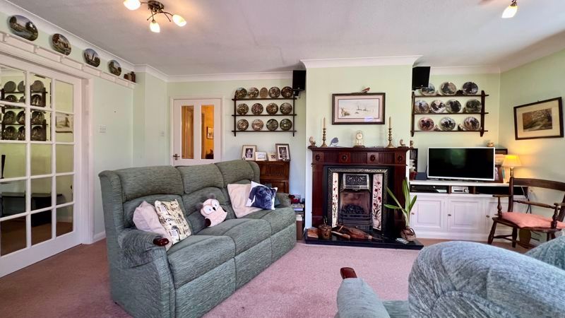 Property photo 3 of 17 Photo 6