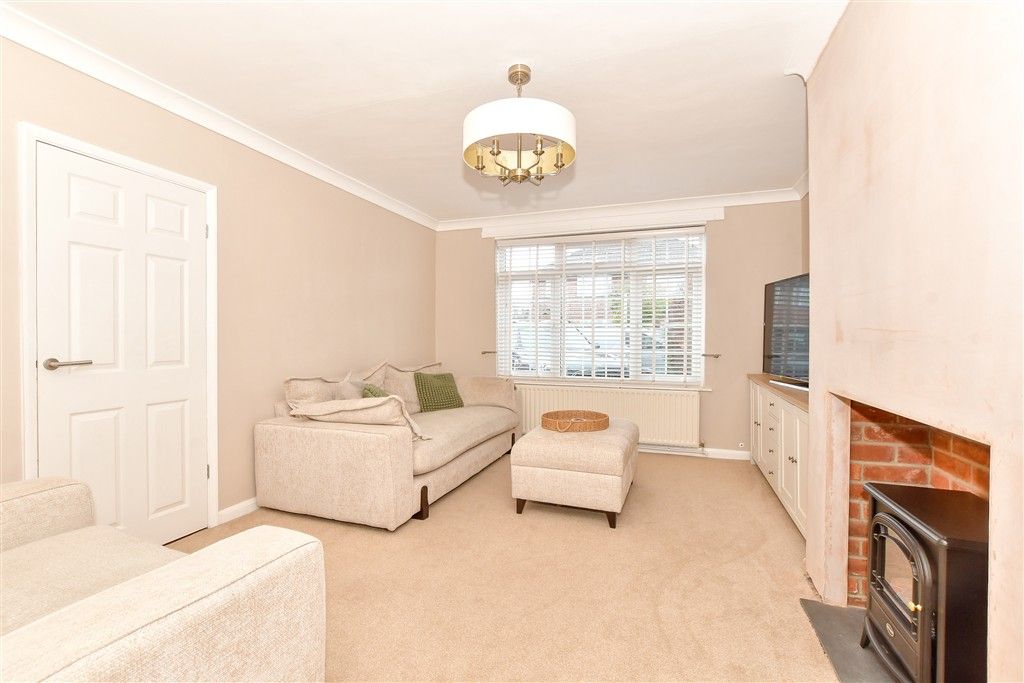 Property photo 2 of 10 Lounge