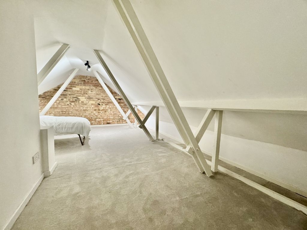 Property photo 3 of 25 Img_5683