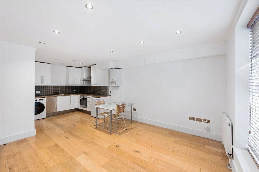 Property photo 2 of 11 Picture No. 10