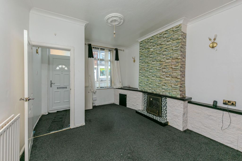 Property photo 2 of 19