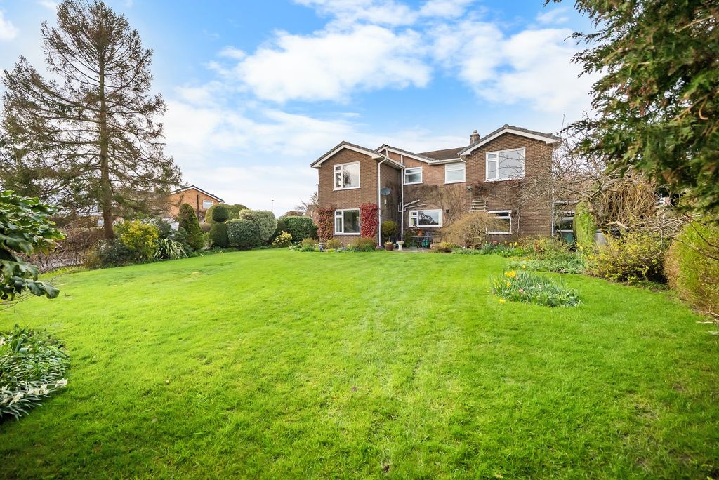 Property photo 2 of 22