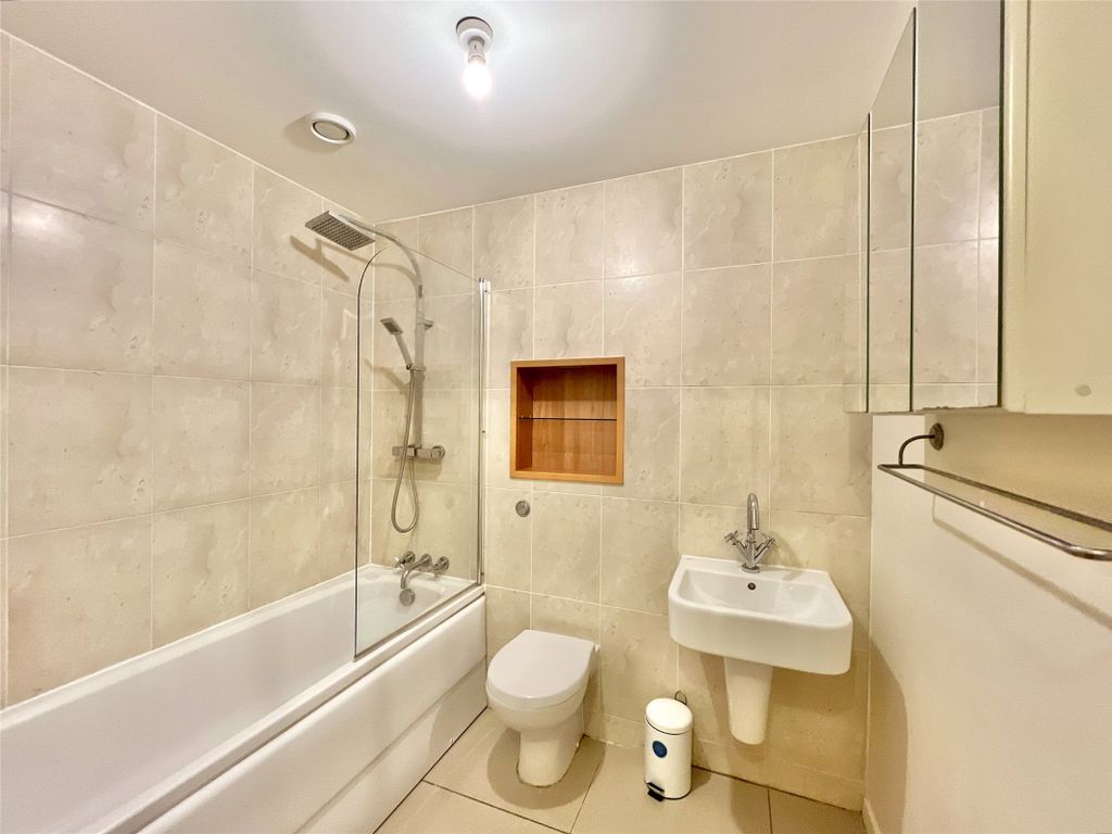 Property photo 3 of 24 Main Bathroom