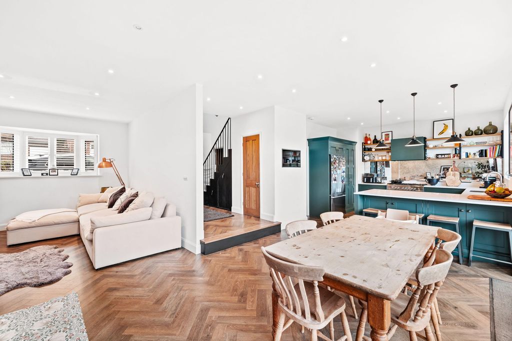 Property photo 3 of 21 Reception Room