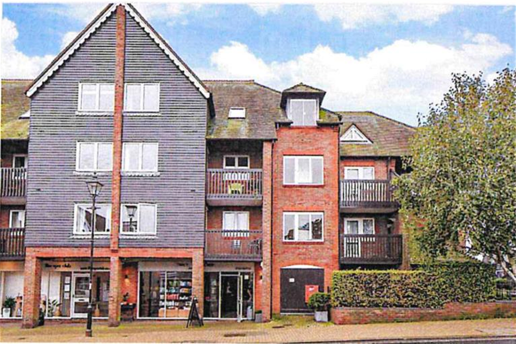 Property photo 3 of 12 (Thumbnail)