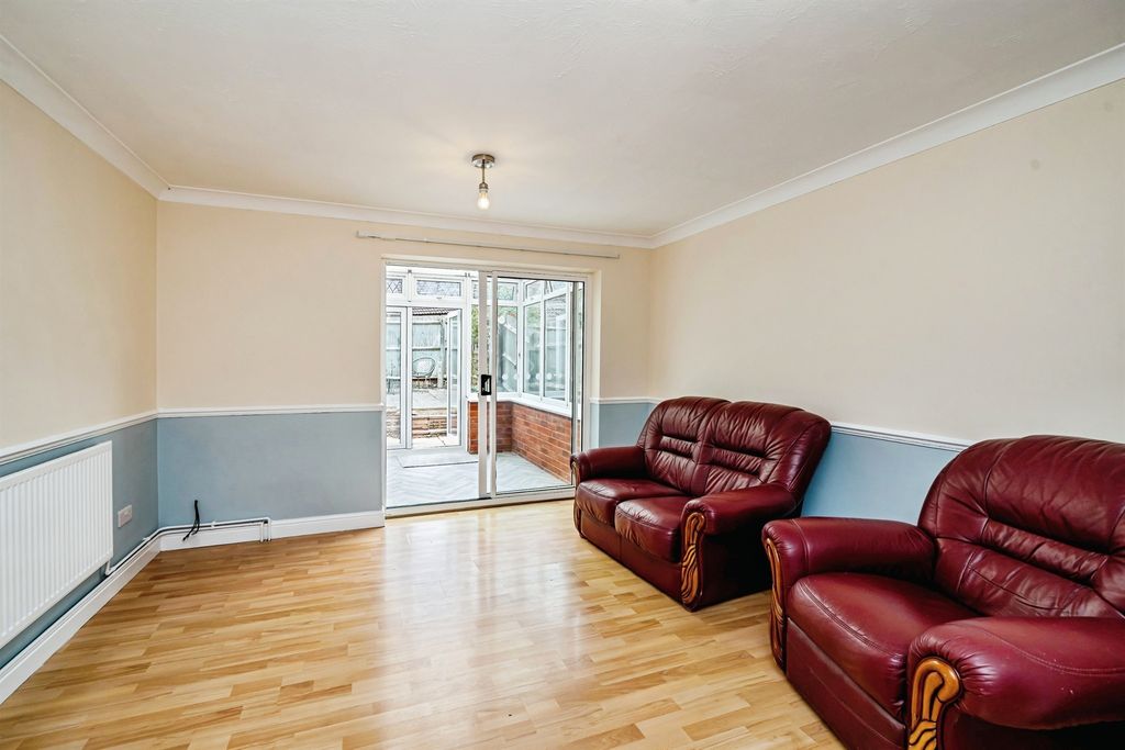 Property photo 3 of 10