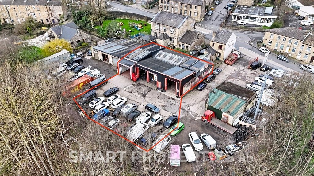 Property photo 1 of 7 Yard