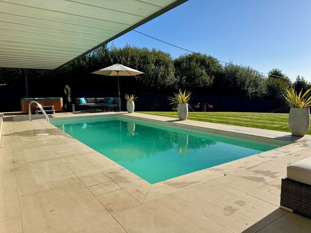 Property photo 3 of 19