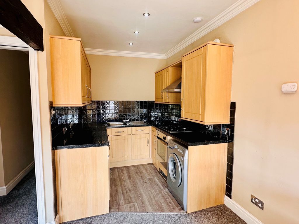 Property photo 2 of 10 Kitchen