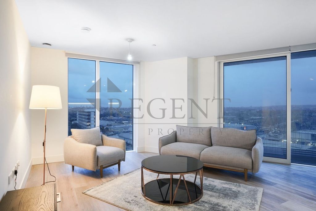 Property photo 2 of 18 Reception