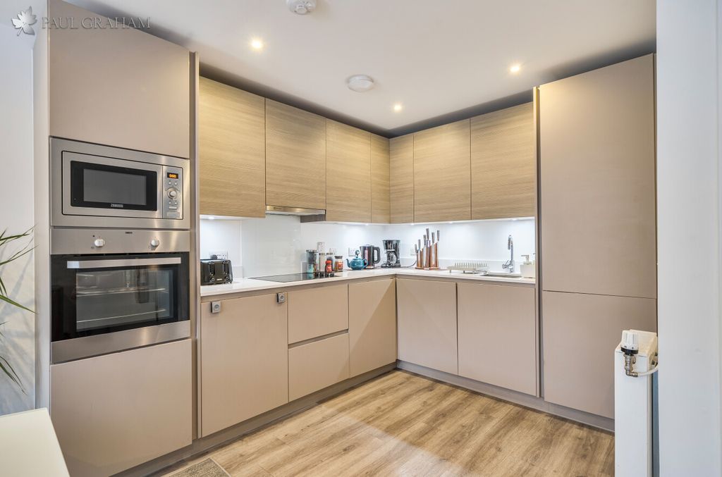 Property photo 2 of 22 0De17882-2d1E-4465-8E68-66986602d5F1