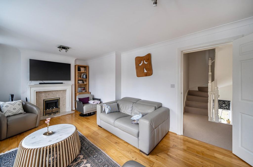 Property photo 3 of 16 Davidson Frost-Wellings, Dfw, Goodhall Close, Stan