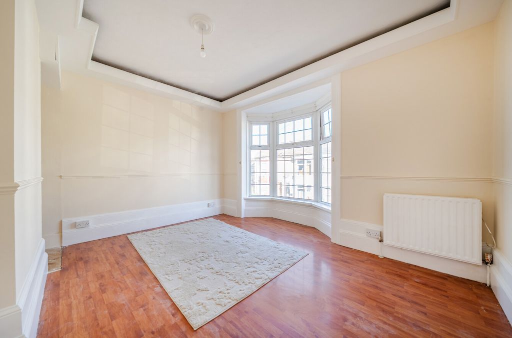Property photo 2 of 13 1524106-9-6Ab0F90...