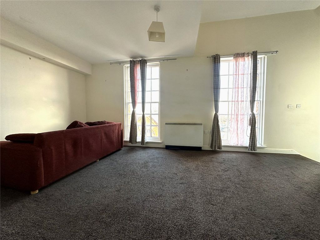 Property photo 3 of 10 Picture No. 05