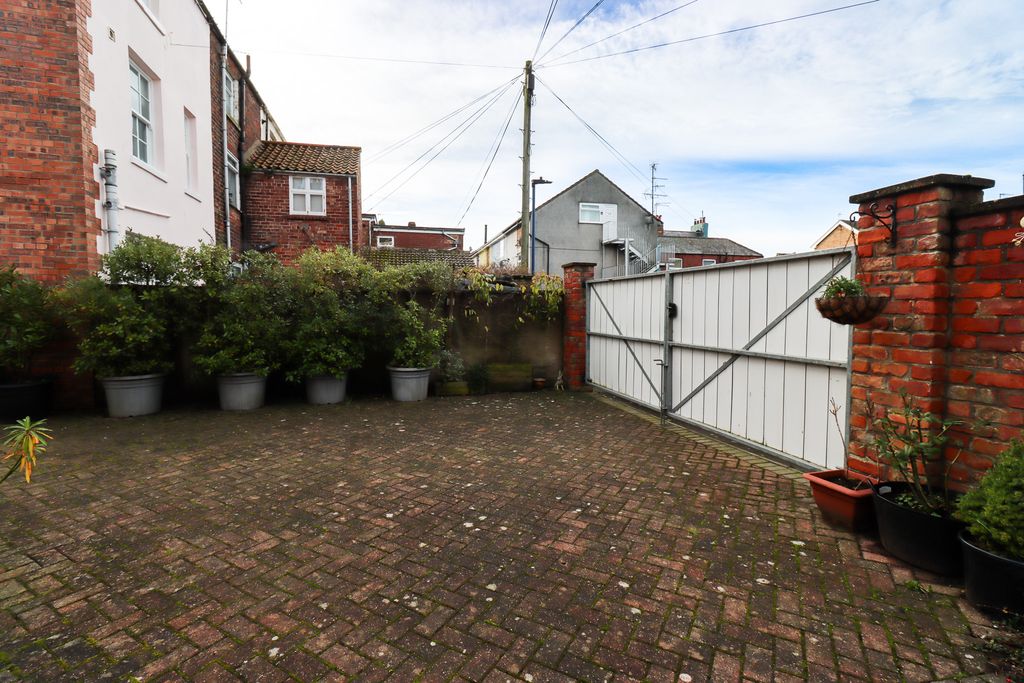 Additional image 19 of 4 bed cottage for saleReynolds Street, Filey YO14