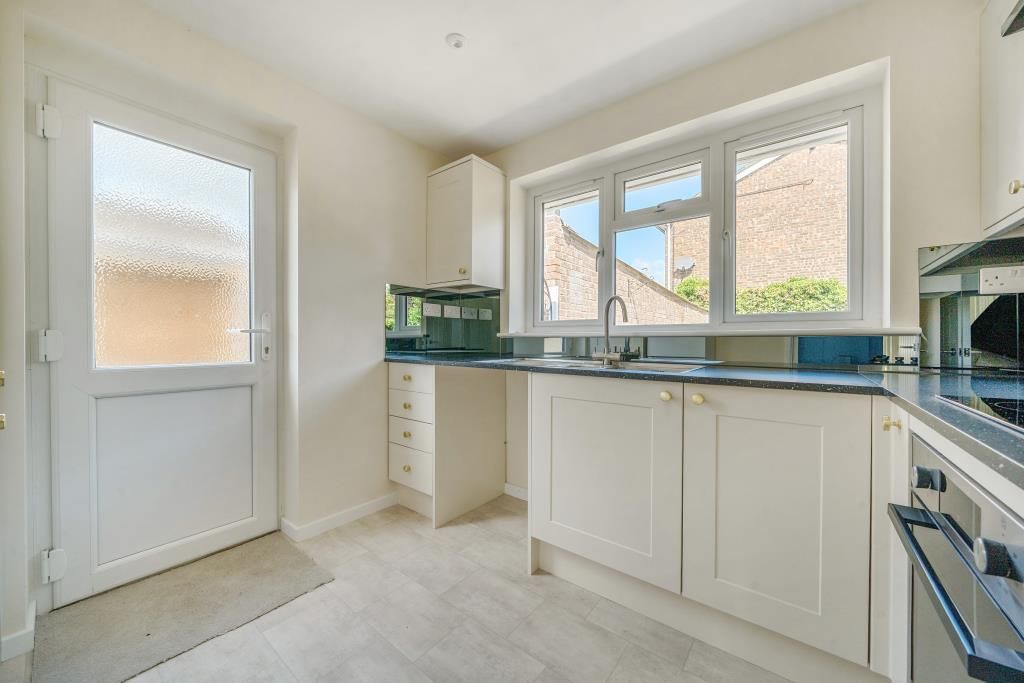 Property photo 3 of 16 Kitchen