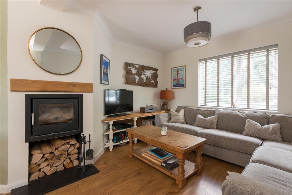 Property photo 2 of 24