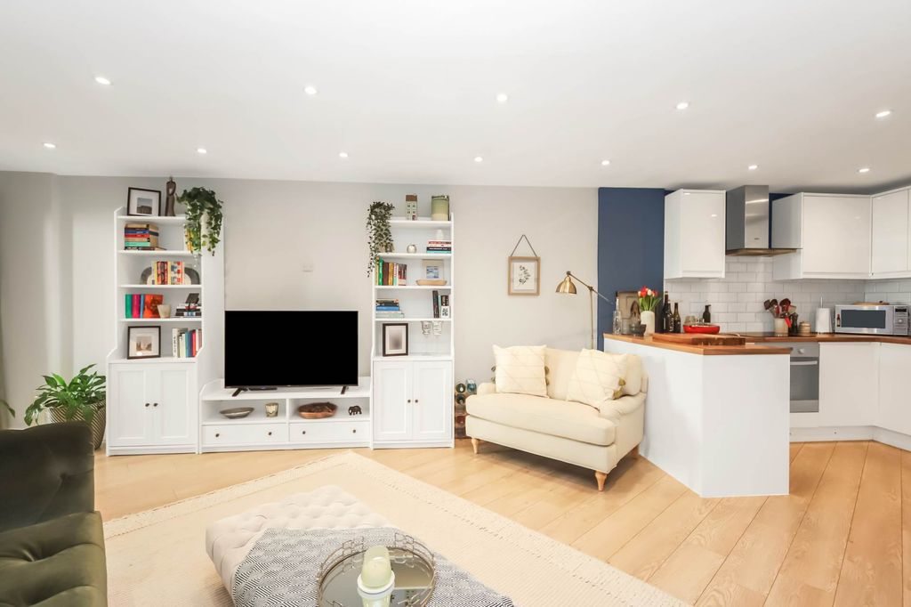 Property photo 2 of 15