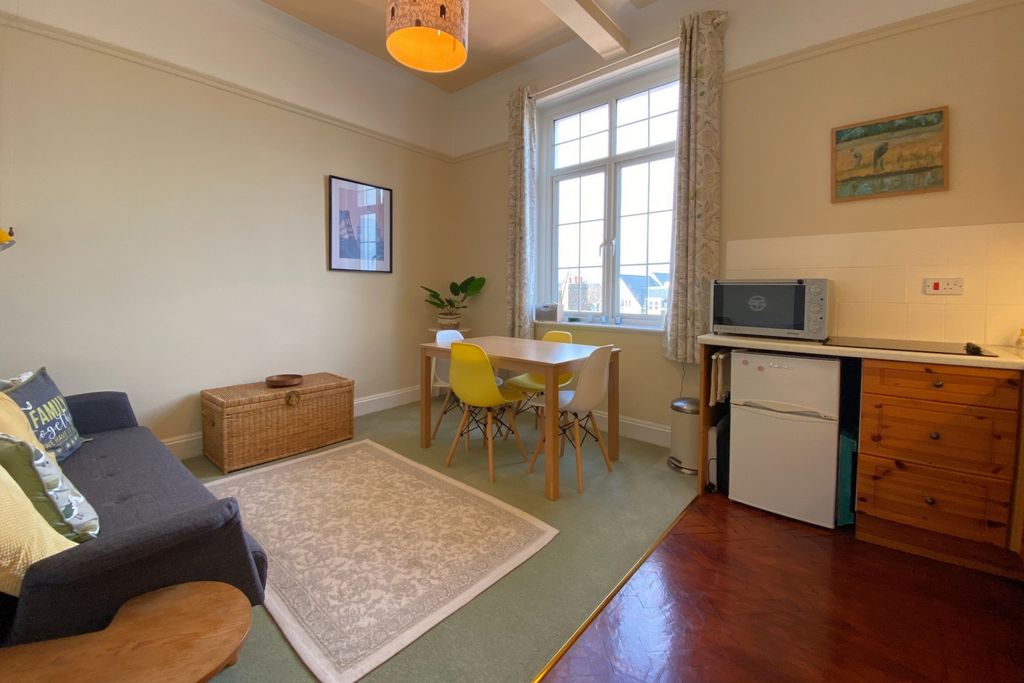 Property photo 2 of 10 Photo 7