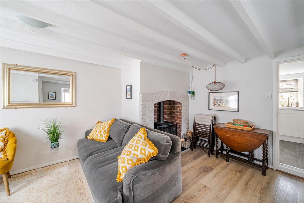 Property photo 3 of 14 1415039-10-69945Aae9E621.Jpg