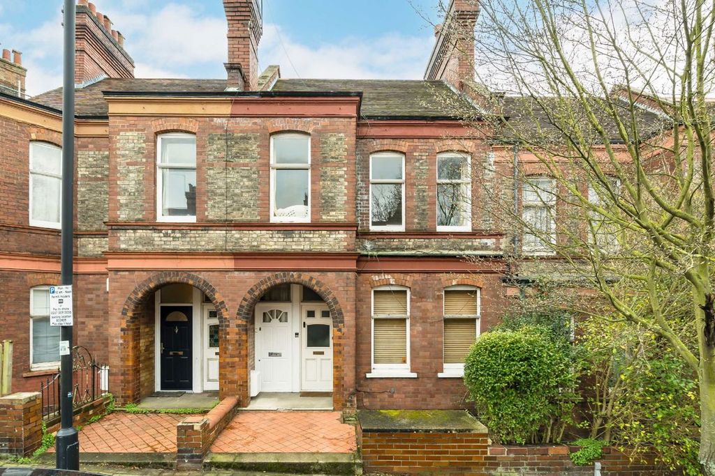 Property photo 1 of 9