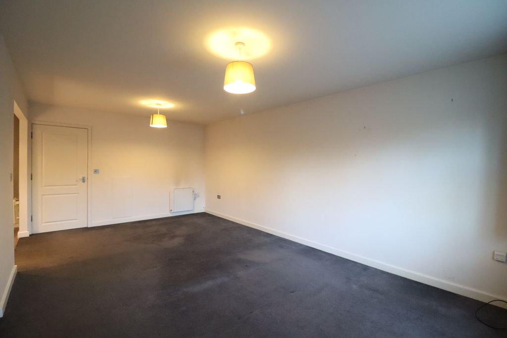 Property photo 3 of 6 14 The Sidings Lounge