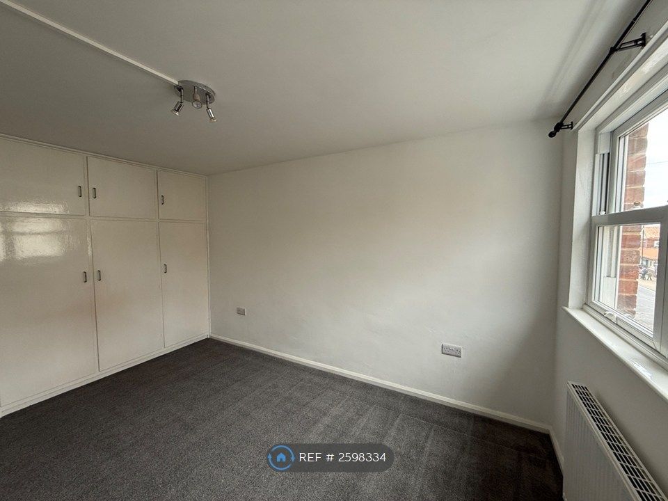 Property photo 3 of 8 Bedroom
