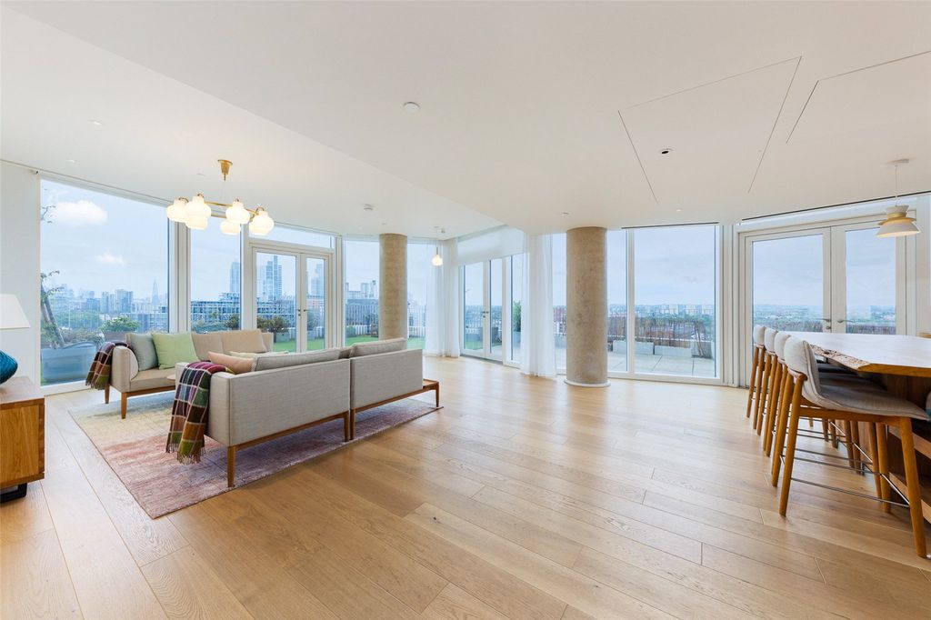 Property photo 1 of 16 Reception