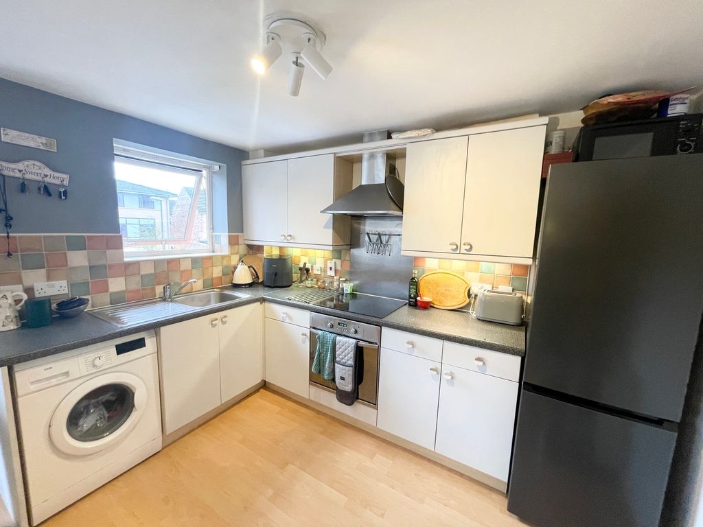 Property photo 2 of 8