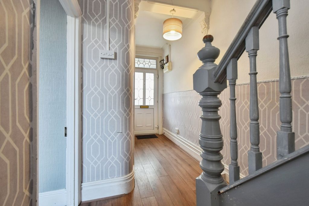 Property photo 2 of 20 Pbox-Img.Jpg