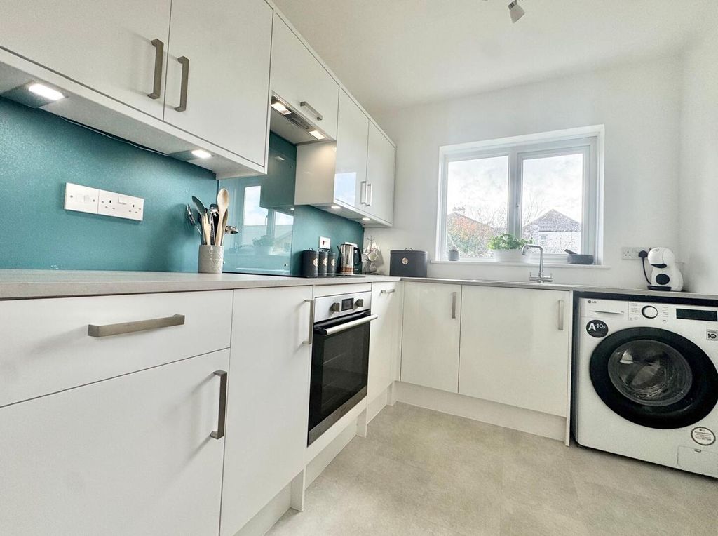 Property photo 2 of 15 Kitchen