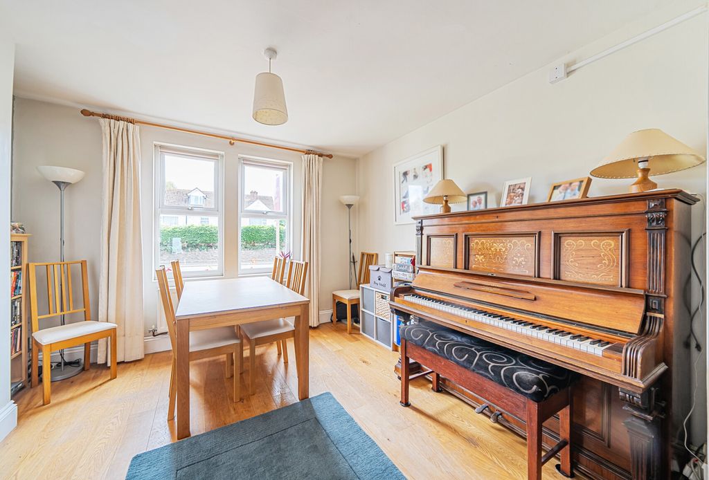 Property photo 3 of 24 1354156-13-68c437...